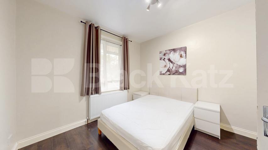 Spacious One Bedroom Flat in Prestigious St Johns Wood by Regents Park Townshend Road, St Johns Wood